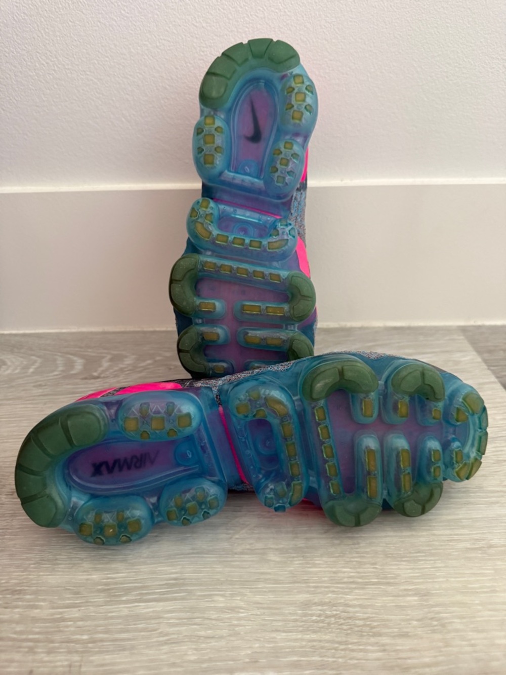 Nike Air Vapormax Flyknit 2 - Gunsmoke, Blue, Pink - Picture 6 of 6
